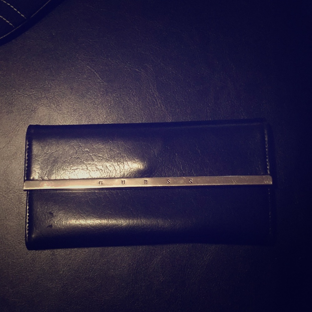 Guess wallet